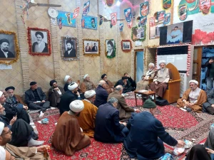همزمان با ایام الله دهه مبارک فجر در نجف برگزار شد؛

همایش روحانیون و مداحان در بیت امام امت