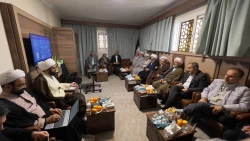 هم اندیشی مسئول بعثه رهبری در مدینه با مدیران و روحانیون کاروانهای دانشجویی؛

تلاش برای افزایش بهره معنوی دانشجویان در عمره  
 2