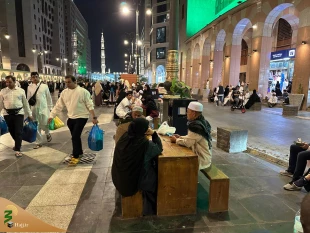 غرفه‌های خوشمزه در ضلع جنوبی مسجدالنبی؛ پاتوق شبانه زائران از کشورهای مختلف 5
