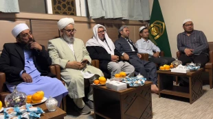 مسئول بعثه رهبری در دیدار علمای اهل سنت 

 3