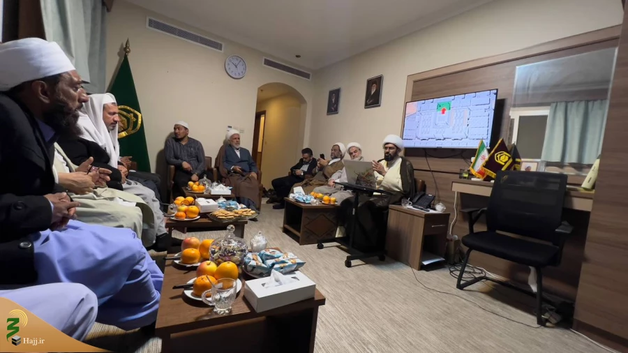 مسئول بعثه رهبری در دیدار علمای اهل سنت 

 6