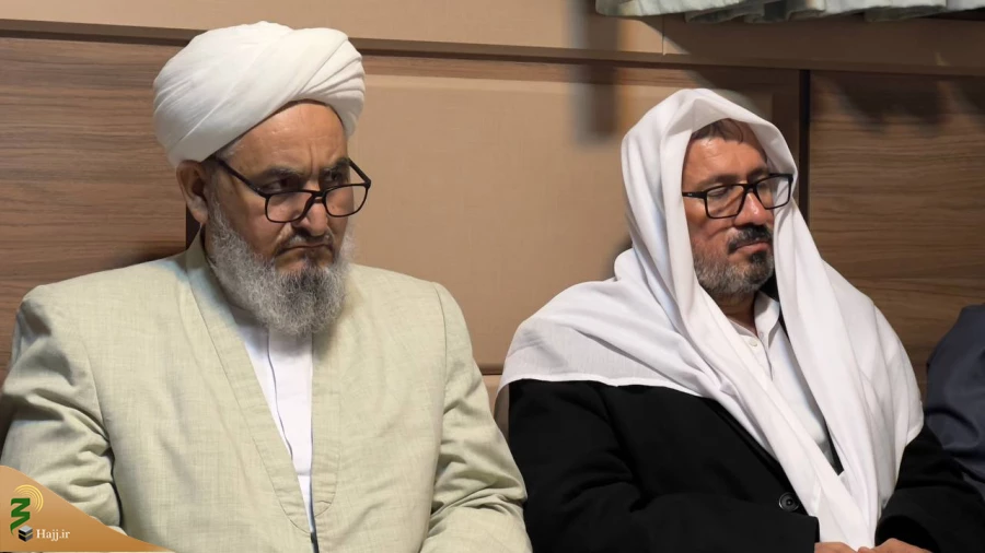 مسئول بعثه رهبری در دیدار علمای اهل سنت 

 12
