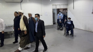 در مدینه منوره ؛
بازدید مسئول بعثه رهبری به همراه تعدادی از جانبازان از آشپزخانه مرکزی  5
