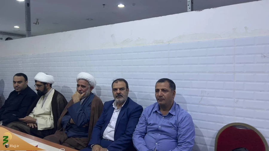 در مدینه منوره ؛
بازدید مسئول بعثه رهبری به همراه تعدادی از جانبازان از آشپزخانه مرکزی  10