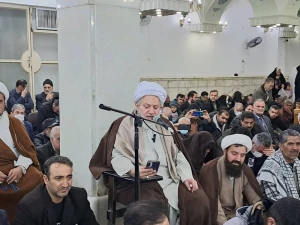برگزاری دعای کمیل برای زائران ایرانی در نجف اشرف