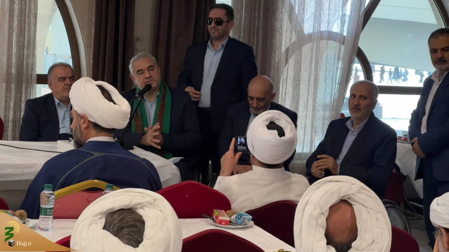 مسئول بعثه رهبری در مدینه ؛

انتقال 60 درصد زائران با قطار از مدینه به مکه   4