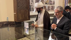 با همراهی مسئول بعثه رهبری در مدینه؛

بازدید وزیر علوم، تحقیقات و فناوری از اماکن تاریخی و موزه‌های شهر مدینه 2