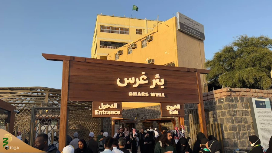 با همراهی مسئول بعثه رهبری در مدینه؛

بازدید وزیر علوم، تحقیقات و فناوری از اماکن تاریخی و موزه‌های شهر مدینه 9