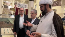 با همراهی مسئول بعثه رهبری در مدینه؛

بازدید وزیر علوم، تحقیقات و فناوری از اماکن تاریخی و موزه‌های شهر مدینه 11