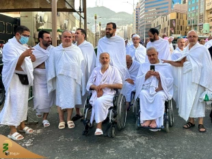 وارد شدن کاروان جانبازان به مکه:

 آوای ایثار و عشق در حریم پاک خانه خدا 9
