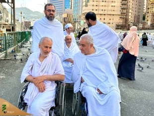 وارد شدن کاروان جانبازان به مکه:

 آوای ایثار و عشق در حریم پاک خانه خدا 10