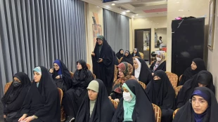 در جمع دانشجویان عمره گزار در مدینه مطرح شد ؛

وزیر علوم: اخلاق، عدالت و استقلال از ارزش‌های ماندگار انقلاب اسلامی  9