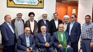 دیدار جانبازان و گروه تواشیح حضرت قمر بنی هاشم با مسئول دفتر نمایندگی بعثه در مکه