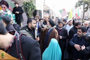 غرفه فرهنگی مجموعه حج و زیارت در راهپیمایی یوم الله ۲۲ بهمن 5