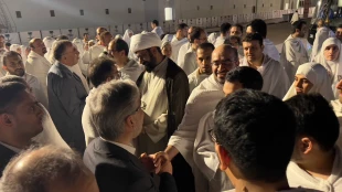 بدرقه دانشجویان عمره‌گزار توسط وزیر علوم در مسجد شجره 10