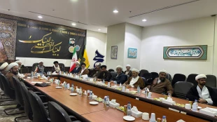 برگزاری جلسه خادمان فرهنگی با حضور حجت‌الاسلام اکبری در مکه: 

عدالت، آزادی و رفاه از اصول اساسی حکومت حضرت مهدی(ع)
 4