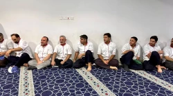 دیدار مسئولین بعثه رهبری و ستاد عمره از آشپزخانه مکه :

 تقدیر از خادمان زائرین در ایام شعبانیه 4
