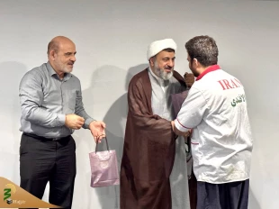 دیدار مسئولین بعثه رهبری و ستاد عمره از آشپزخانه مکه :

 تقدیر از خادمان زائرین در ایام شعبانیه 7