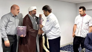 دیدار مسئولین بعثه رهبری و ستاد عمره از آشپزخانه مکه :

 تقدیر از خادمان زائرین در ایام شعبانیه 8