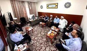 جلسه مسئولین فرهنگی هتل‌های مکه با حضور مسئول دفتر نمایندگی بعثه 
