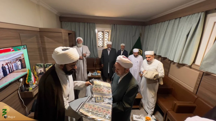 در مدینه منوره انجام شد ؛

هم‌اندیشی مسئولان بعثه رهبری و علمای اهل سنت  14