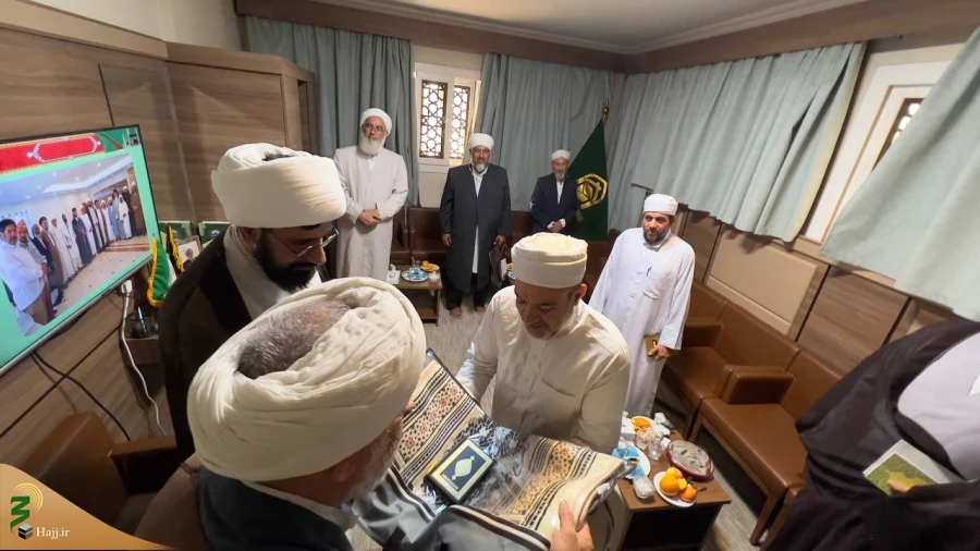 در مدینه منوره انجام شد ؛

هم‌اندیشی مسئولان بعثه رهبری و علمای اهل سنت  15