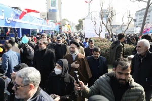 الغرفة الثقافية لبعثة سماحة القائد و منظمة الحج و الزيارة في مسيرة يوم الله 22 بهمن