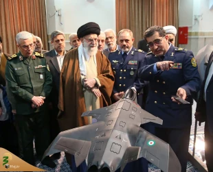 رهبر انقلاب در دیدار دانشمندان، متخصصان و مسئولان صنعت دفاعی کشور:

روز ۲۲ بهمن امسال یک قیام مردمی و یک حرکت بزرگ ملی بود 2