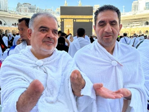 لبیک جانبازان در کعبه

مناجات عاشورایی در آغوش حرم+فیلم