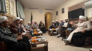 به همت بعثه رهبری در مدینه؛ 

برگزاری کارگاه آموزشی مناسک عمره برای روحانیون کارآموز  2