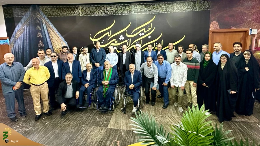 نشست صمیمی مسئولان بعثه رهبری و ستاد عمره مکه با وزیر علوم 4