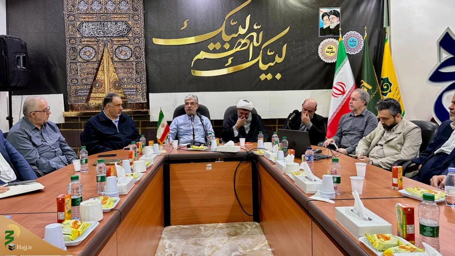 نشست صمیمی مسئولان بعثه رهبری و ستاد عمره مکه با وزیر علوم 6