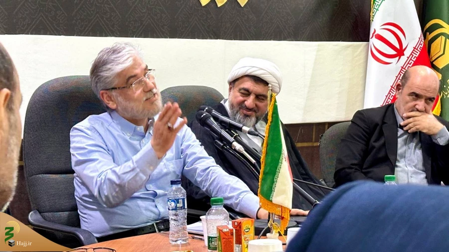 نشست صمیمی مسئولان بعثه رهبری و ستاد عمره مکه با وزیر علوم 7