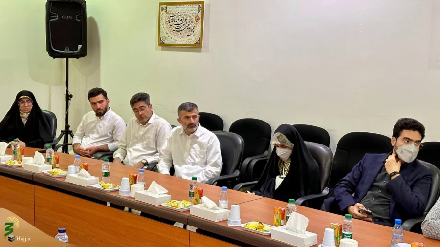 نشست صمیمی مسئولان بعثه رهبری و ستاد عمره مکه با وزیر علوم 18