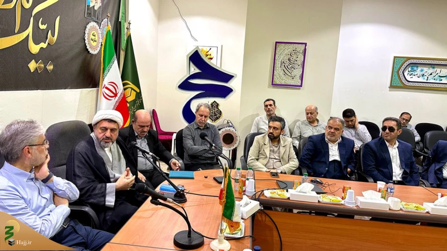 نشست صمیمی مسئولان بعثه رهبری و ستاد عمره مکه با وزیر علوم 19