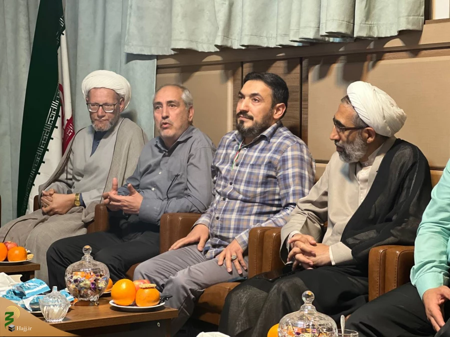 تاکیدمسئول بعثه رهبری در مدینه؛

عمره دانشگاهیان فرصتی برای تحول در دانشجو و دانشگاه  5