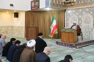 حجت الاسلام و المسلمین عشرتی:

سازش با طاغوت سقوط به دره ای هولناک و خروج از توحید است