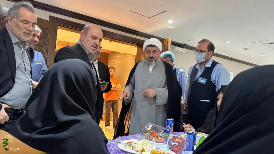 بازدید مسئولین بعثه رهبری از هتل واحه رفاهه: 

پیوندی معنوی میان زائران و یاد شهدا 7