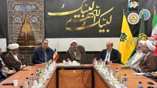 نشست مسئول دفتر بعثه رهبری و مسئولین ستاد مکه با نخبگان دانشجویی عمره گزار:

 تأکید بر جایگاه اخلاق و ویژگی‌های معنوی در حج 3