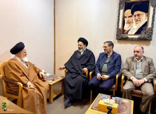 ممثل الولی الفقیه فی شوون الحج و الزیارة؛ یتم اتخاذ القرارات اللازمة لتقدیم خدمات أفضل لزوار العتبات المقدسة. 3