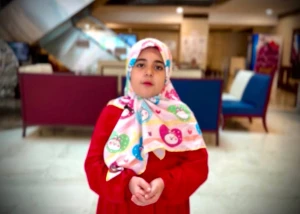 شوق کودکانه در سرزمین وحی؛ 

زینب کوچک اما با دلی بزرگ +فیلم