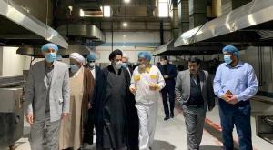 بازدید دست اندرکاران حج و زیارت از بزرگترین آشپزخانه طبخ غذای زائران ایرانی در عتبات

طبخ ۱ میلیون و ۸۰۰ هزار پرس غذا طی ۱۱ ماه+عکس