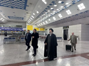 Supreme Leader's Representative and head of the Hajj and Pilgrimage organization arrived Iraq