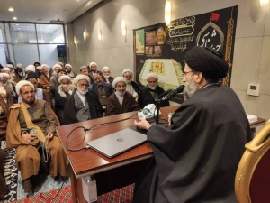 در جلسه خادمان فرهنگی کربلای معلی عنوان شد:
اهمیت بیان آداب زیارت و اثرات آن بر زائران