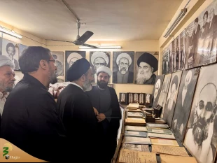 A mysterious house in Najaf with 60 million historical documents and photos 5