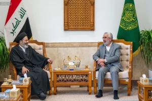 Supreme Leader's Representative in Hajj and Pilgrimage affairs meets with the Custodian of Holy Alawi Shrine