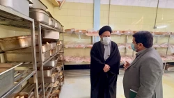 بازدید دست اندرکاران حج وزیارت از آشپزخانه کربلای معلی

طبخ دو  میلیون پرس غذا برای زائران عتبات در سال ۱۴۰۳ / فرایند کاملاً بهداشتی و تحت نظارت است 3