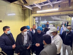 بازدید دست اندرکاران حج وزیارت از آشپزخانه کربلای معلی

طبخ دو  میلیون پرس غذا برای زائران عتبات در سال ۱۴۰۳ / فرایند کاملاً بهداشتی و تحت نظارت است 8