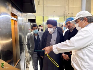 بازدید دست اندرکاران حج وزیارت از آشپزخانه کربلای معلی

طبخ دو  میلیون پرس غذا برای زائران عتبات در سال ۱۴۰۳ / فرایند کاملاً بهداشتی و تحت نظارت است 11