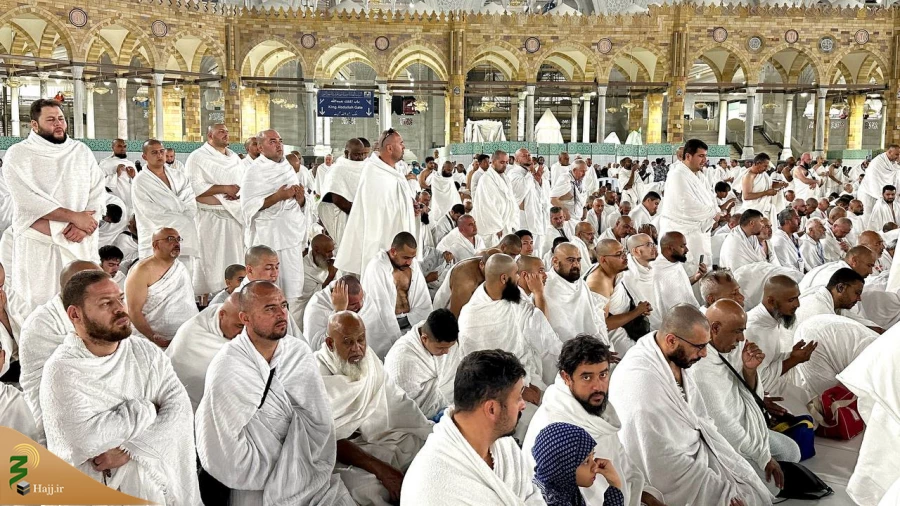 یکدستی سفیدپوشان در صحن مسجدالحرام؛ 

تجلی خلوص و یکپارچگی در خانه خدا 3